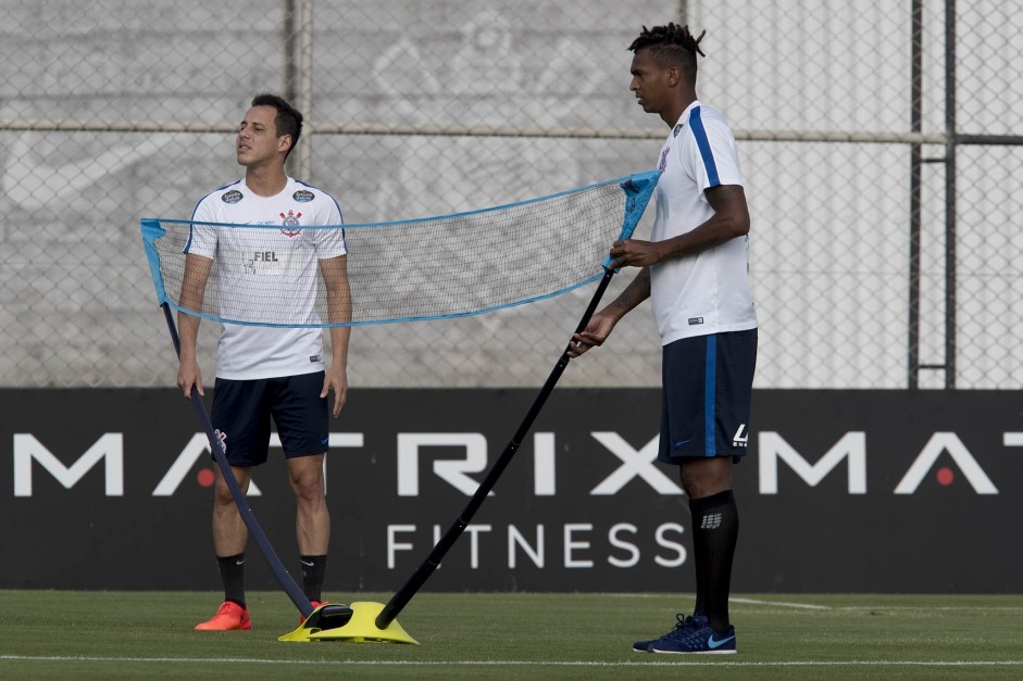 Rodriguinho e Jô no treino desta terça-feira no CT