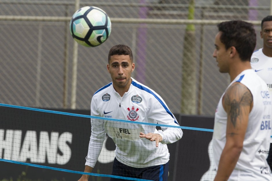 Gabriel no treino desta sexta-feira no CT Joaquim Grava