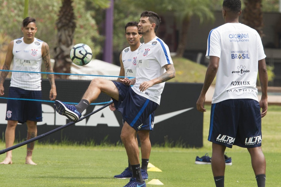 Jogadores treinando para encarar o Botafogo na próxima segunda-feira