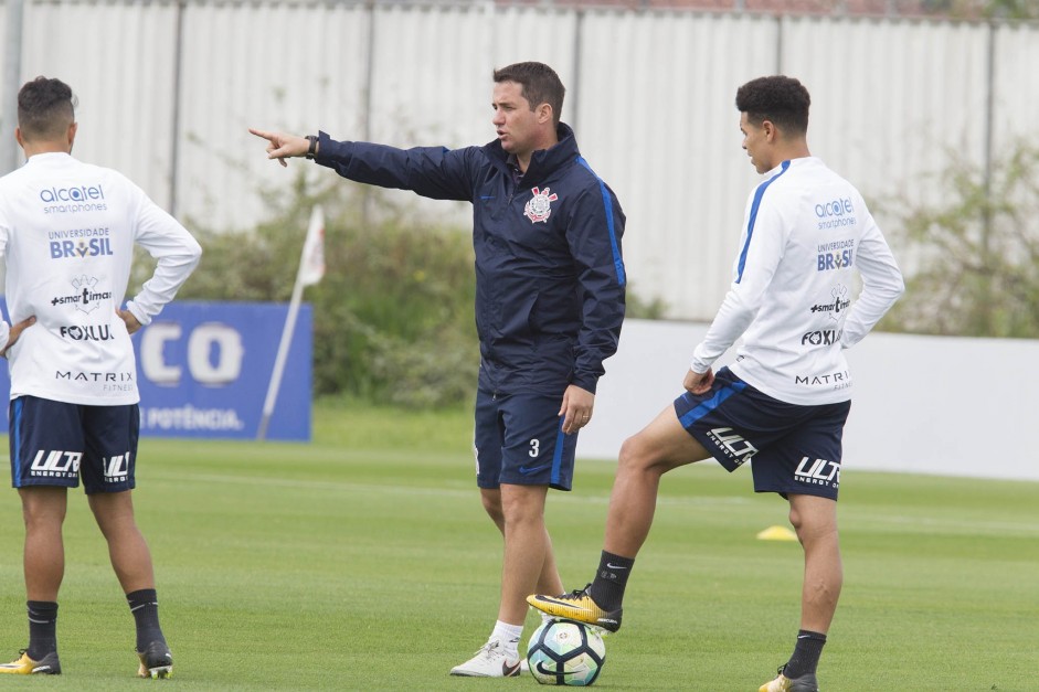 Marquinhos Gabriel e Osmar Loss durante o treino no CT