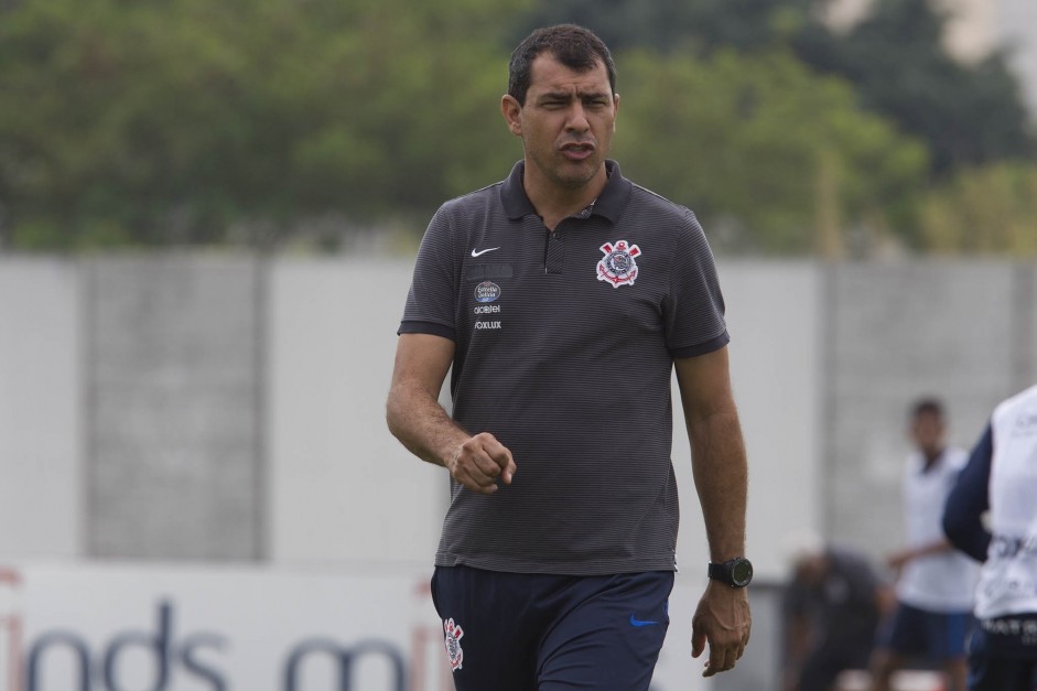 O treinador Fbio Carille treina o time para enfrentar o Botafogo na prxima segunda-feira