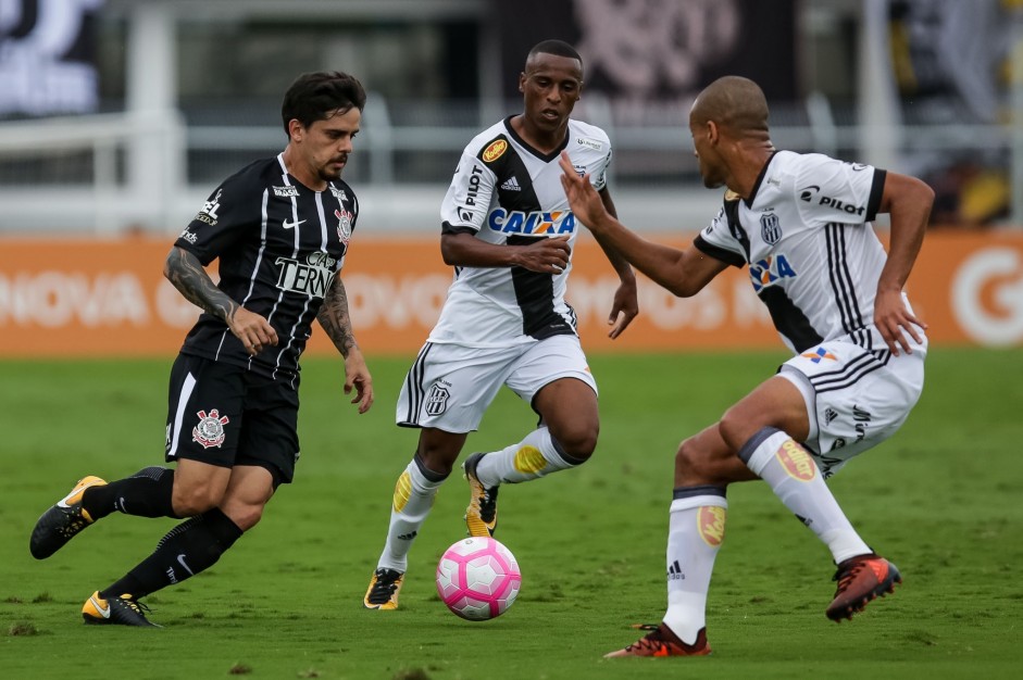 Fagner em ao na partida contra a Ponte Preta