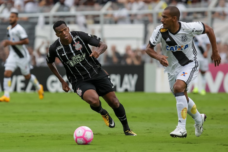 Jô em ação na partida contra a Ponte Preta
