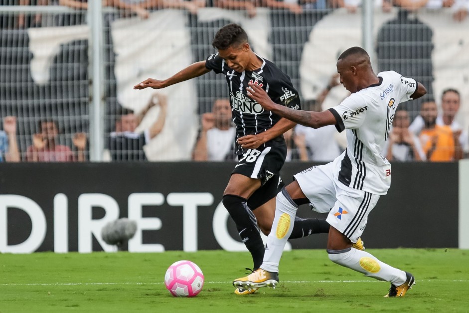 Pedrinho entrou em campo no segundo tempo contra a Ponte Preta