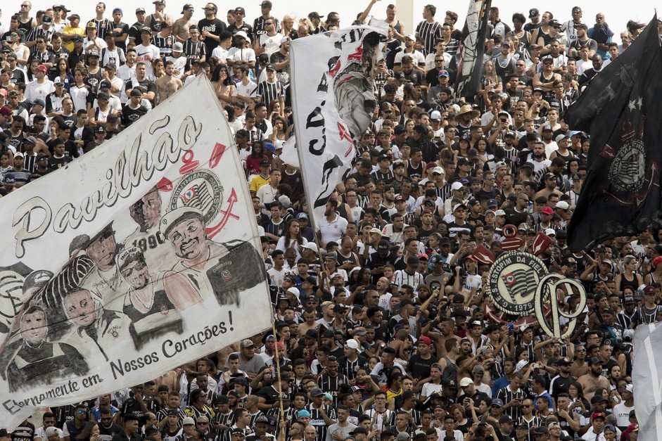 O treino que antecede o drbi paulista levou 32 mil fieis  Arena Corinthians