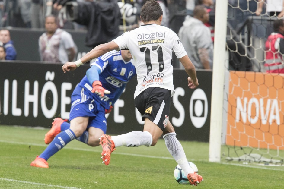 Romero marca sobre Fernando Prass e abre placar no Dérbi na Arena Romero marca sobre Fernando Prass e abre placar no Dérbi na Arena