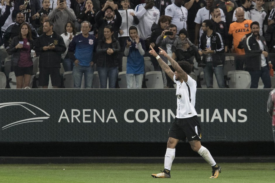 O turco Kazim foi quem marcou o gol da vitria contra o Ava, na Arena Corinthians