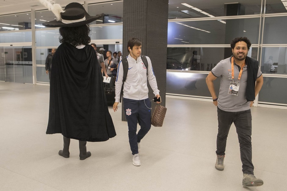 Romero chegando à Arena para o jogo contra o Avaí, pelo Brasileirão