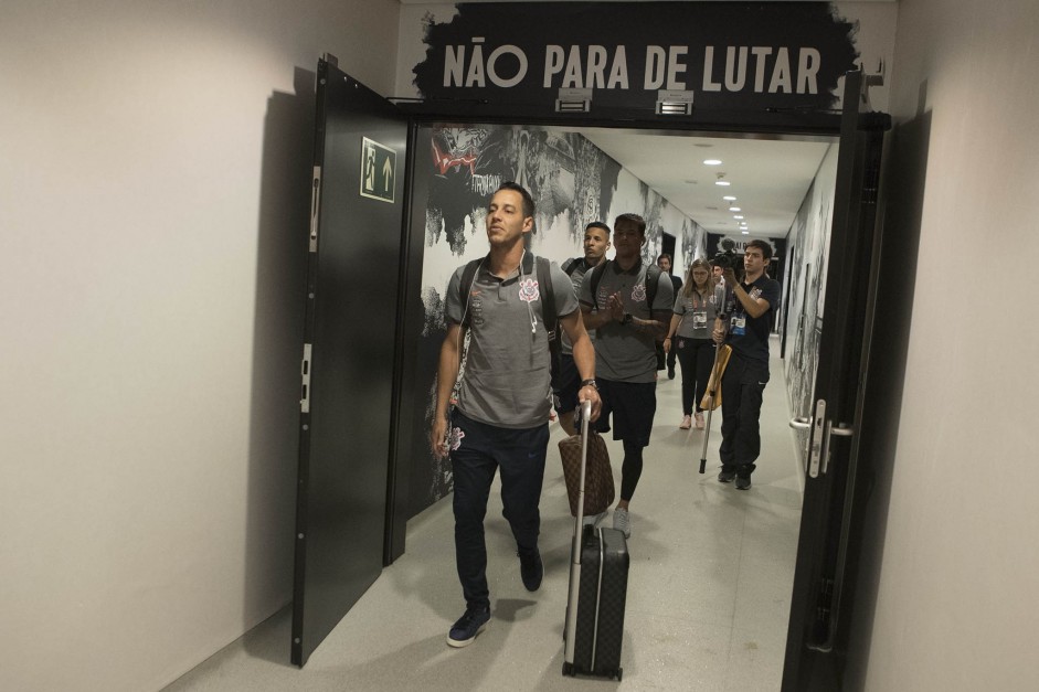 Jogadores chegando  Arena Corinthians para duelo que pode valer o ttulo contra o Fluminense