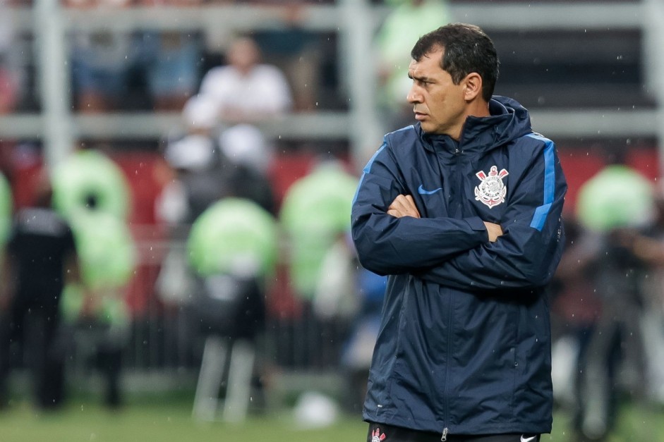 Em 2017, Corinthians de Fábio Carille foi ao Rio "de ressaca" e perdeu por 3 a 0 para o Flamengo Em 2017, Corinthians de Fábio Carille foi ao Rio "de ressaca" e perdeu por 3 a 0 para o Flamengo