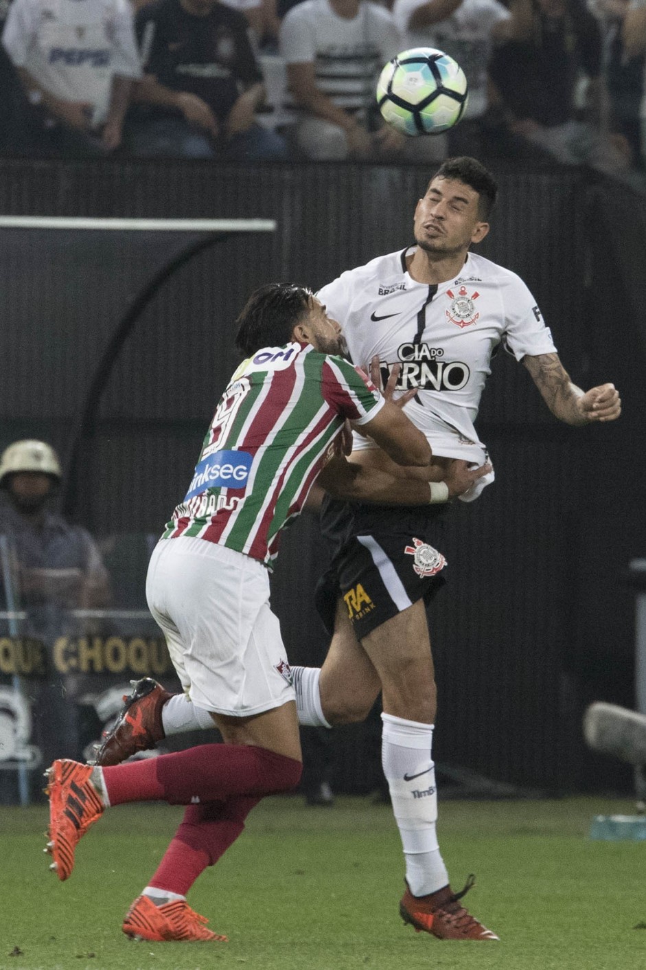 Pedro Henrique, ao lado de Pablo, foram os zagueiros do Timo contra o Fluminense