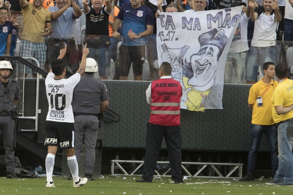 Jadson marcou o gol de empate do Corinthians contra o ...