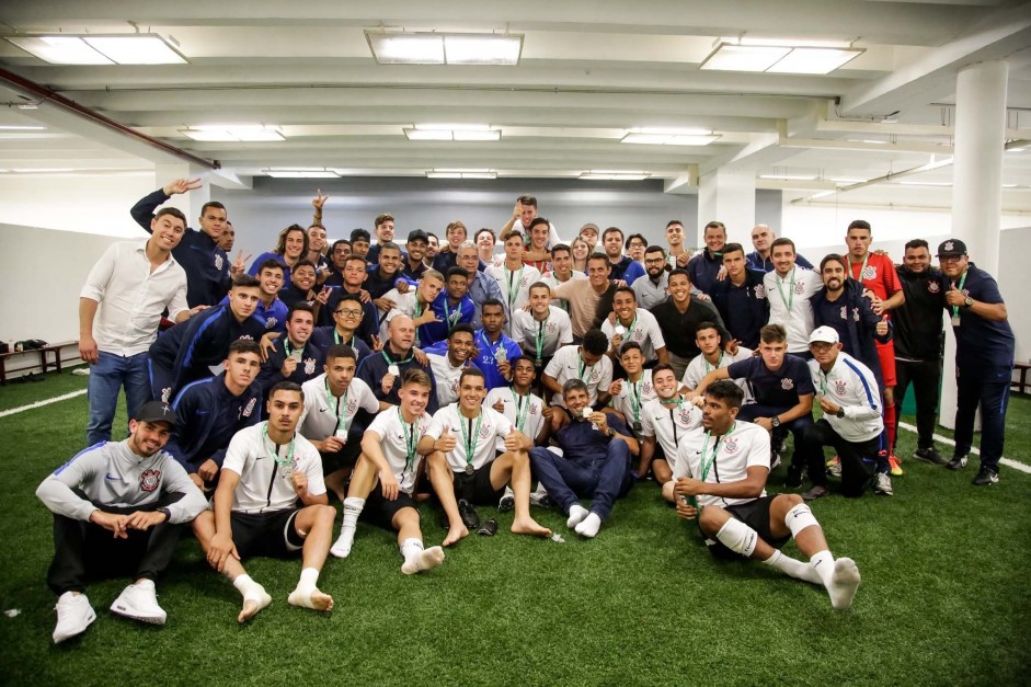 Os garotos do sub-17 ficaram com o vice da Copa do Brasil