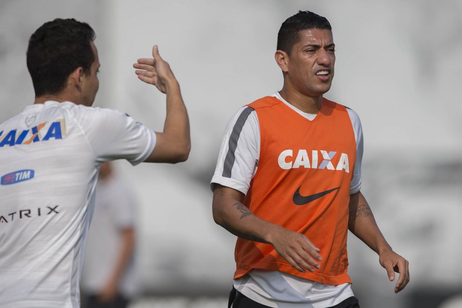 Ralf defendeu Corinthians de 2010 a 2015; volante pode voltar para Libertadores-2018