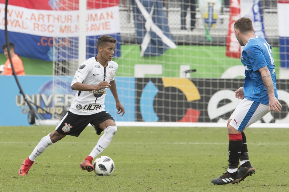 Pedrinho entrou no segundo tempo contra o Rangers, pela Florida Cup