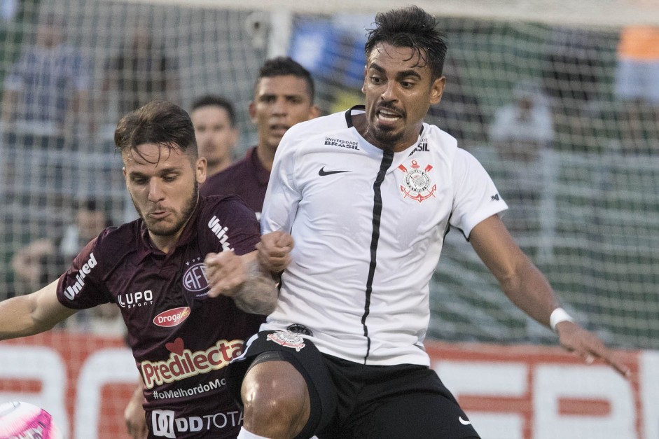 Contra Ferroviria, Dutra foi titular com a camisa do Corinthians pela primeira vez