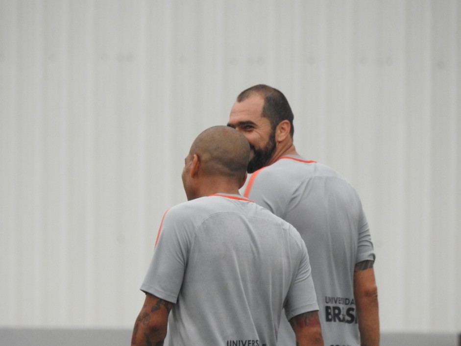 Sheik e Danilo durante jogo-treino contra o Nacional-SP