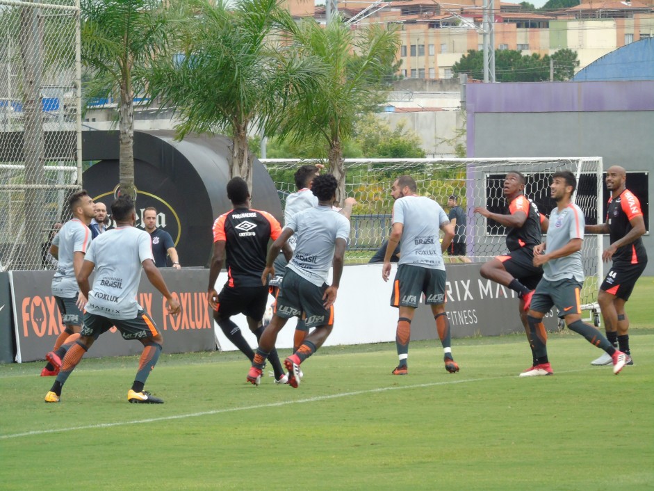 Corinthians e Atltico-PR se enfrentaram em jogo-treino