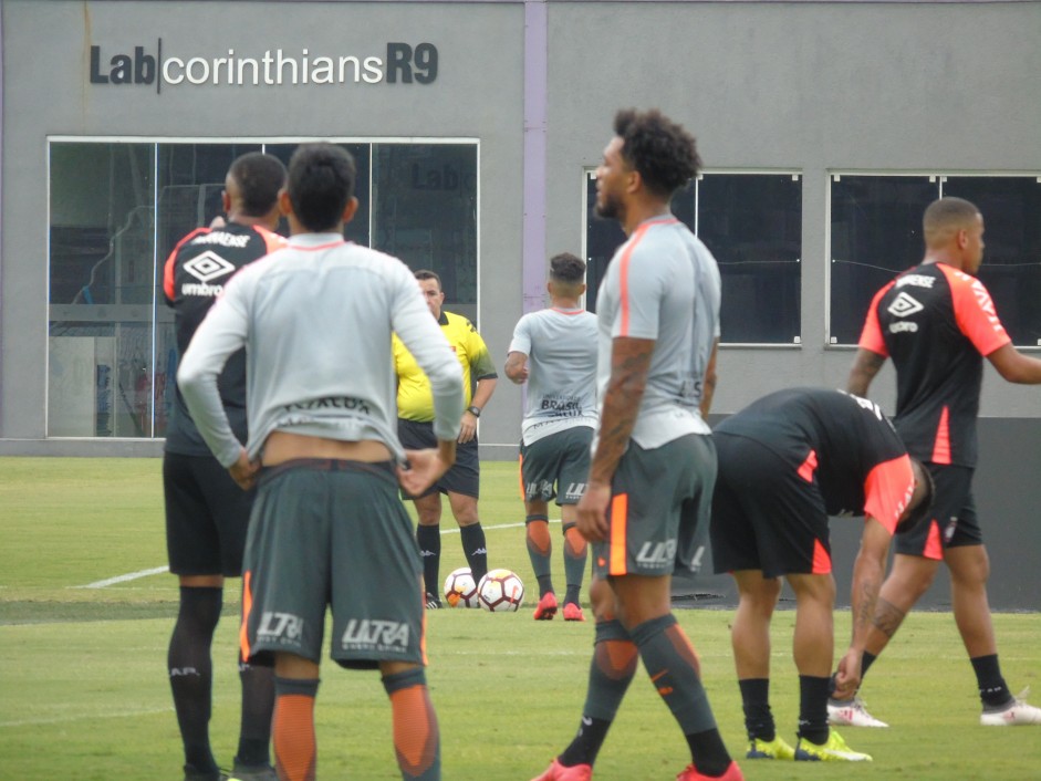 Corinthians saiu derrotado do jogo-treino com o Atltico-PR