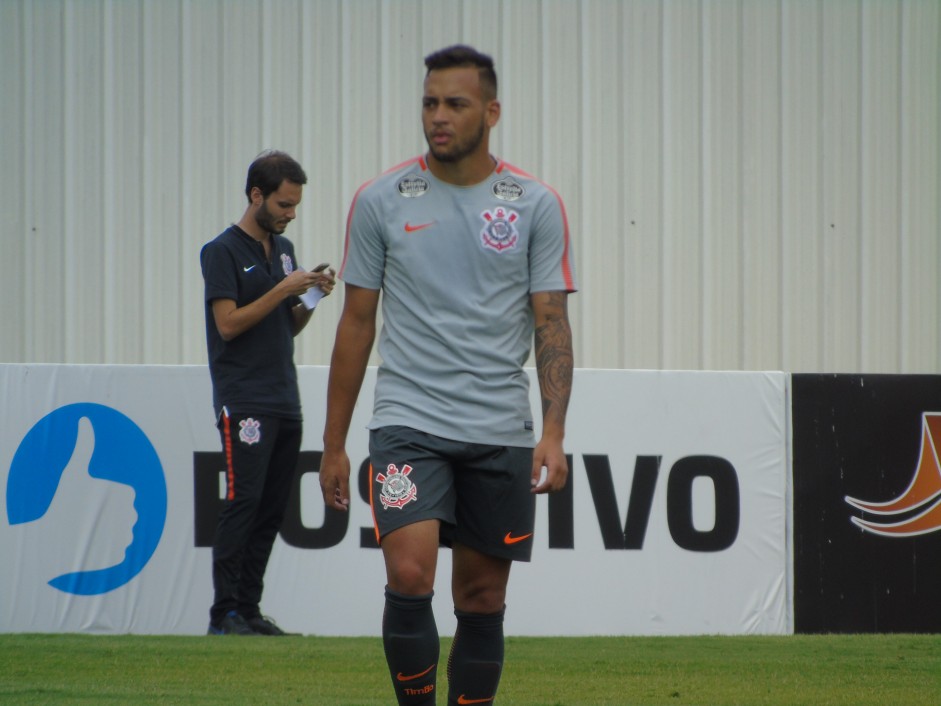 Reserva, Maycon participou de jogo-treino no CT Joaquim Grava