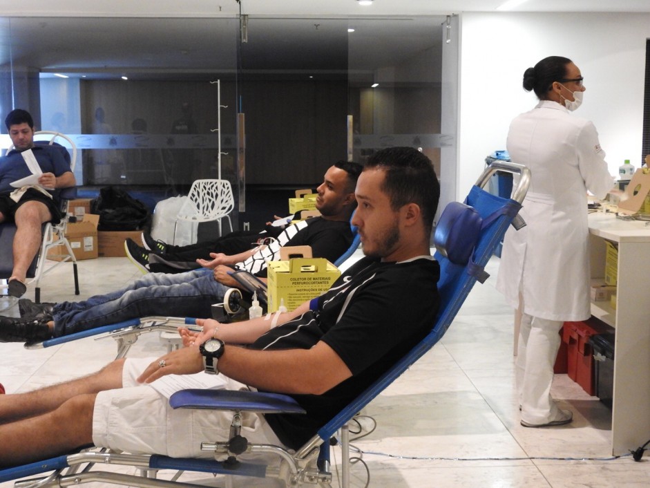 Neste domingo a torcida continuou doando sangue na Arena Corinthians