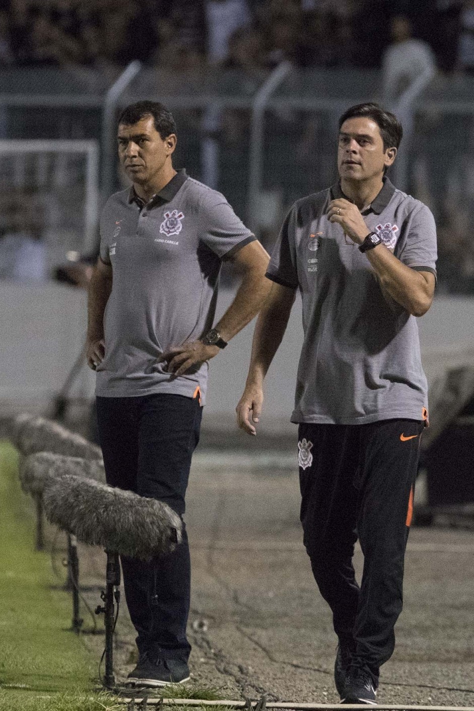 Carille e Cuca durante o jogo contra o Red Bull Brasil, pelo Paulisto 2018