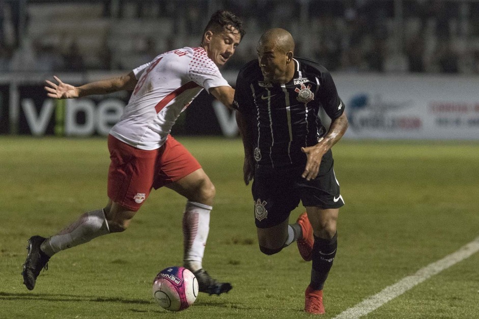 Emerson Sheik entrou no segundo tempo da partida contra o Red Bull Brasil