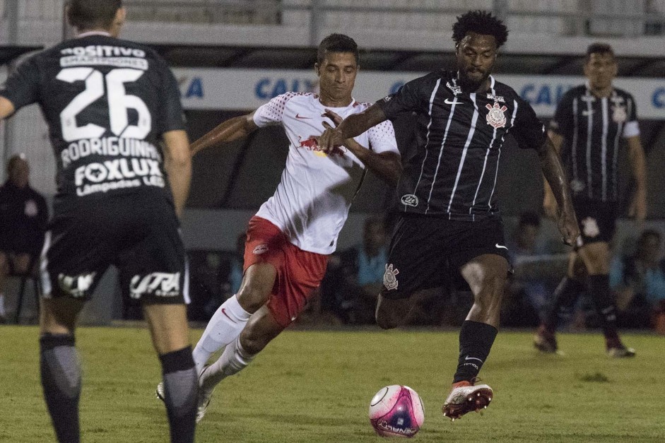 Ren Jnior ganhou sua primeira chance como titular contra o Red Bull Brasil