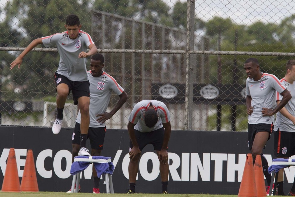 Matheus Matias j foi apresentado e treinou no CT