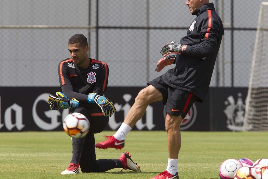 Os goleiros do Timo durante o treinamento de hoje