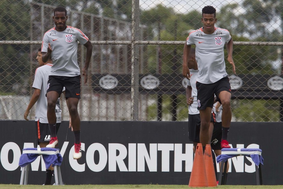 Romo e Carlinhos no treinamento desta manh no CT