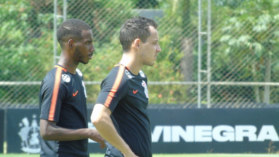Guilherme Romão e Rodriguinho no treino de hoje no CT