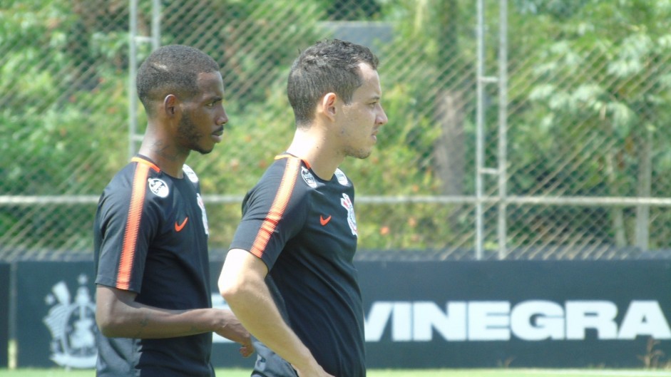 Guilherme Romo e Rodriguinho no treino de hoje no CT