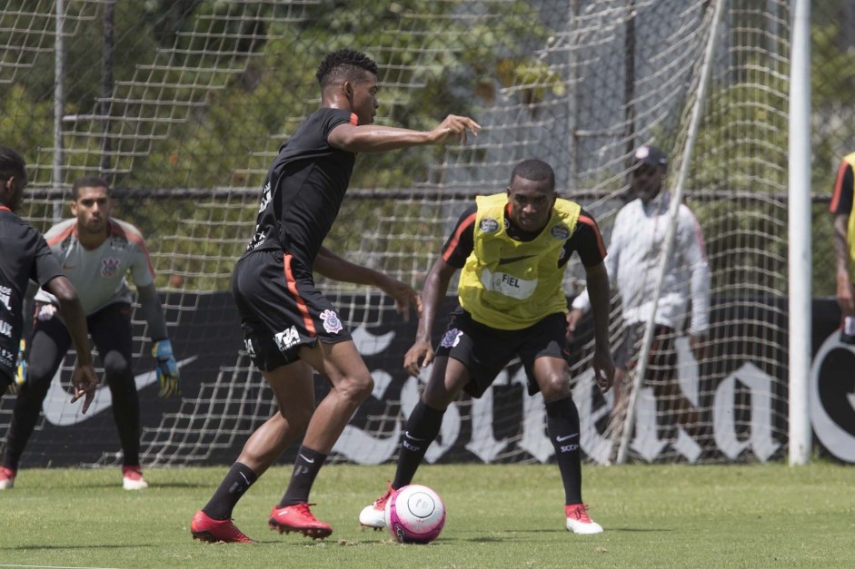 Carlinhos faz seu ltimo treino; O atacante foi emprestado e no atua pelo Corinthians neste ano