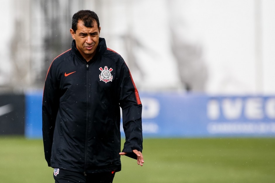 Carille comandou o treino de hoje no CT Joaquim Grava; Elenco chegou da Colômbia e se reapresentou