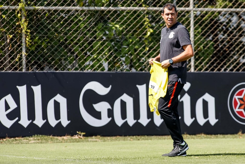 Fbio Carille treina a equipe para enfrentar o Santos, no campeonato paulista