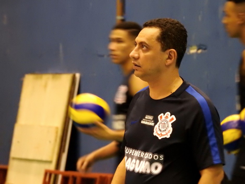 Tcnico Alexandre Stanzioni deixou o comando do Corinthians/Guarulhos