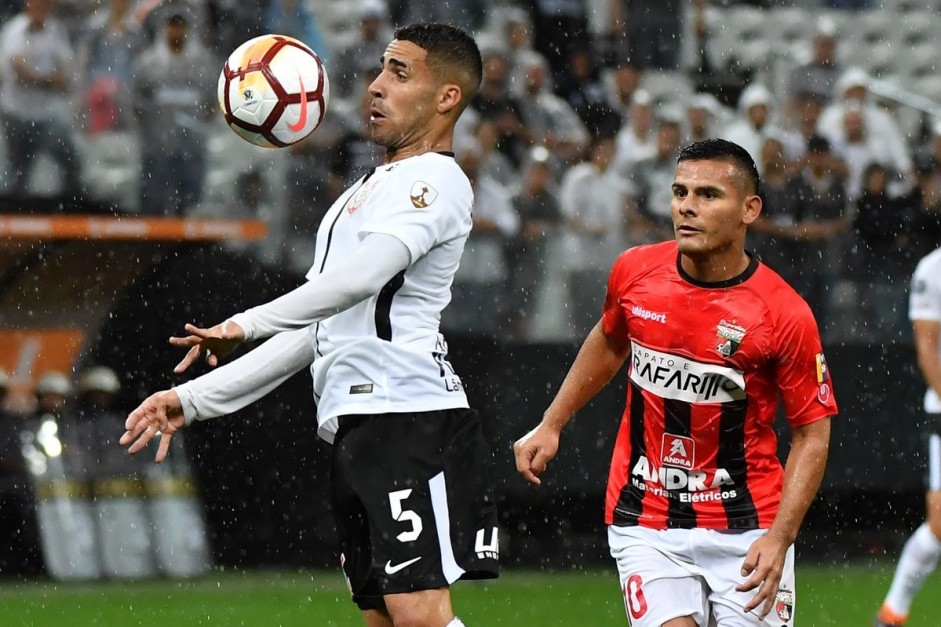 Corinthians e Deportivo Lara se enfrentam nesta quinta-feira  noite