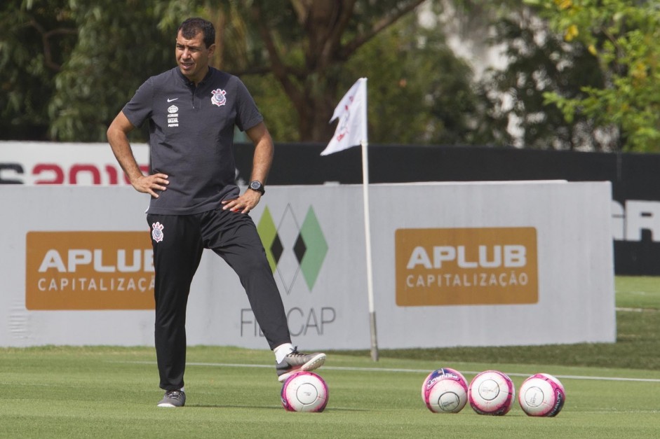 Carille esboça equipe que deve enfrentar o Bragantino, no primeiro jogo das quartas do Paulistão