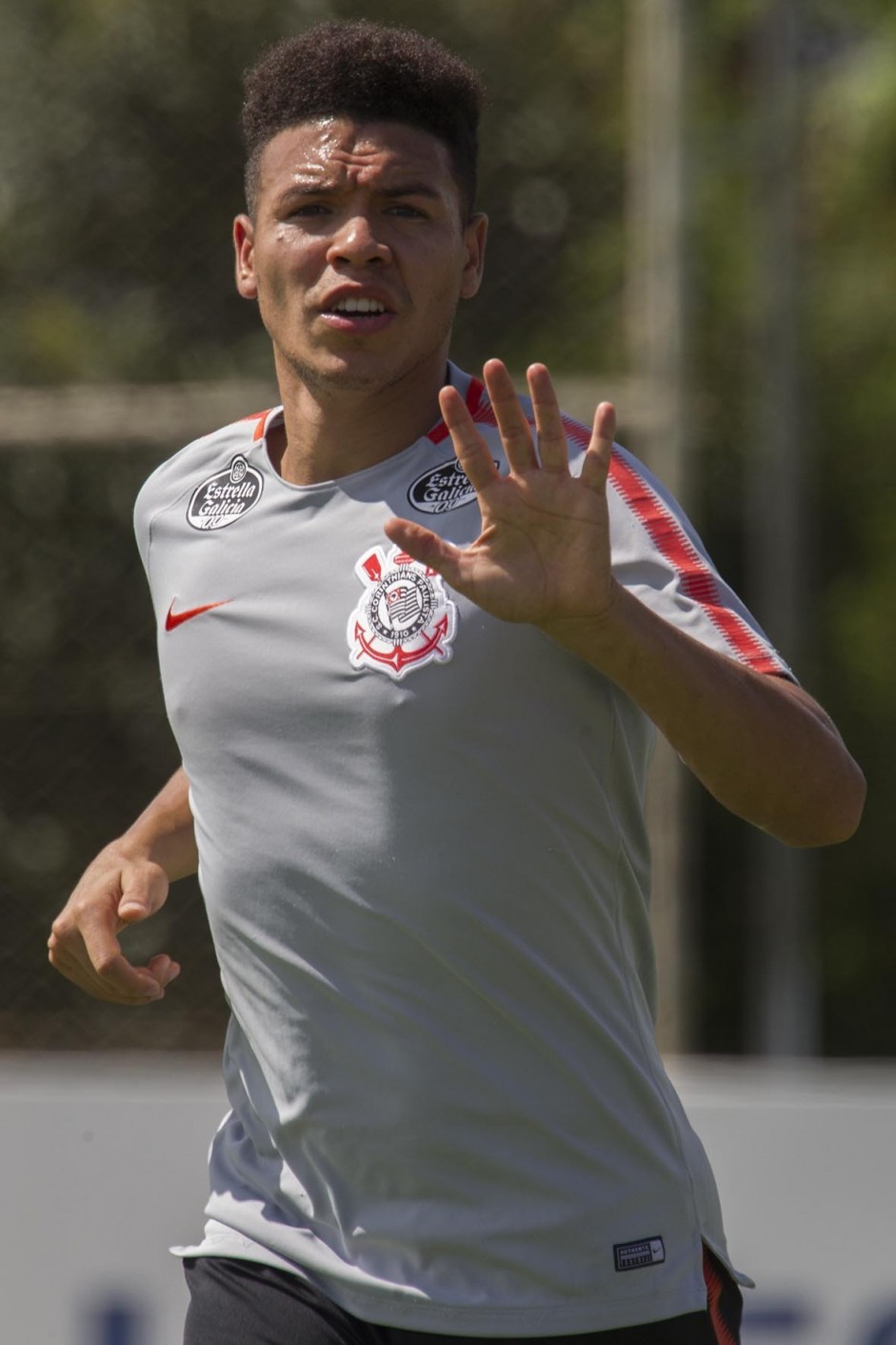 Voltando de leso, Marquinhos Gabriel apareceu no gramado pelo segundo dia consecutivo
