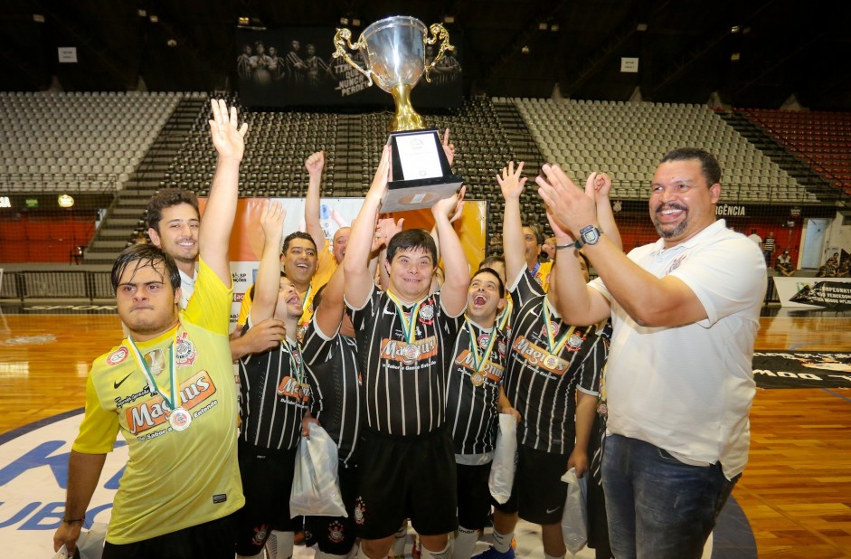 JR/Corinthians  campeo da Copa Down