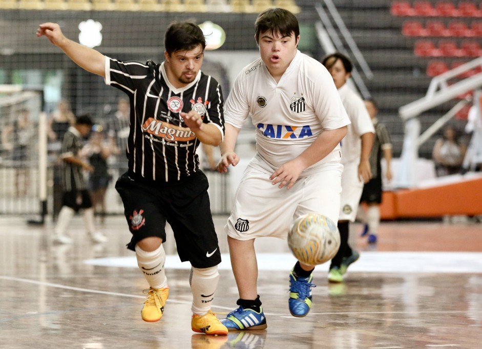 JR/Corinthians venceu o Santos, foi campeão e se manteve invicto