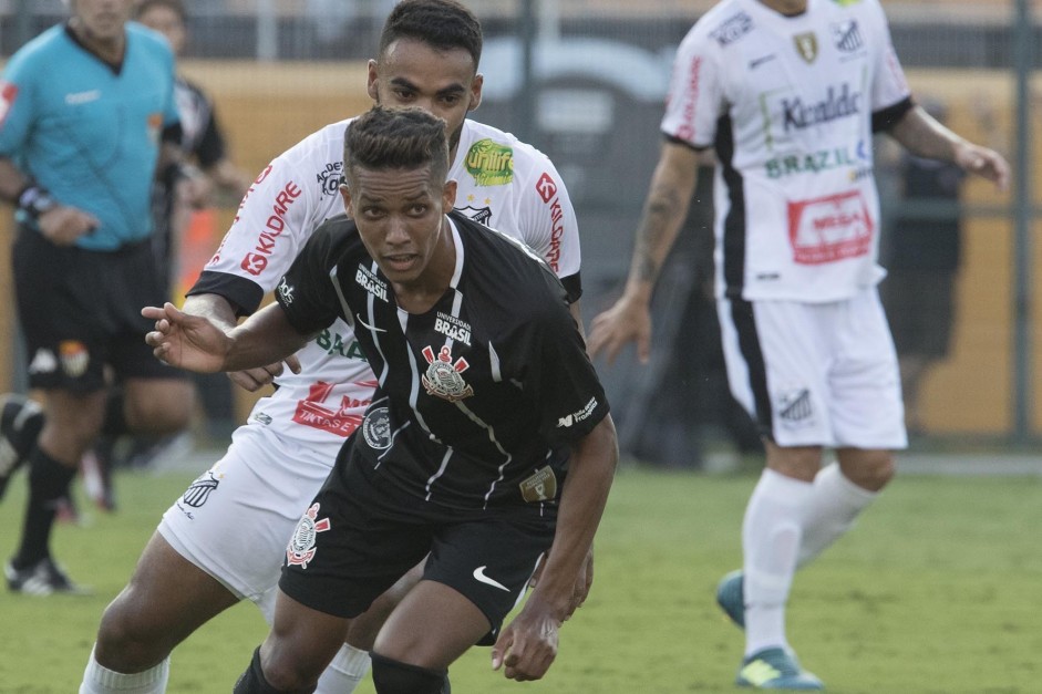 O garoto Pedrinho foi muito bem diante o Bragantino, no Pacaembu