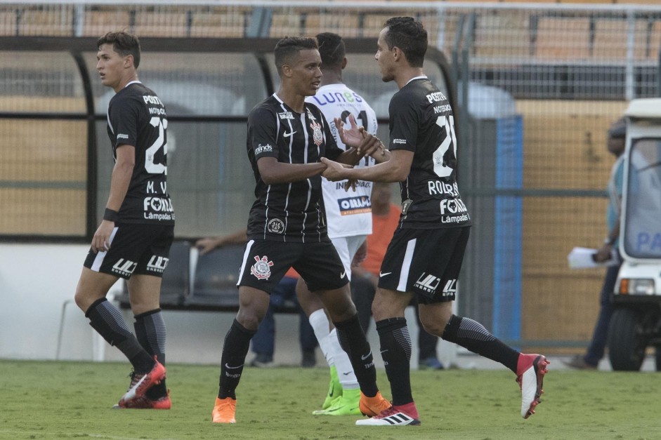 Pedrinho anotou uma verdadeira pintura contra o Bragantino e diminui a diferena na derrota de hoje