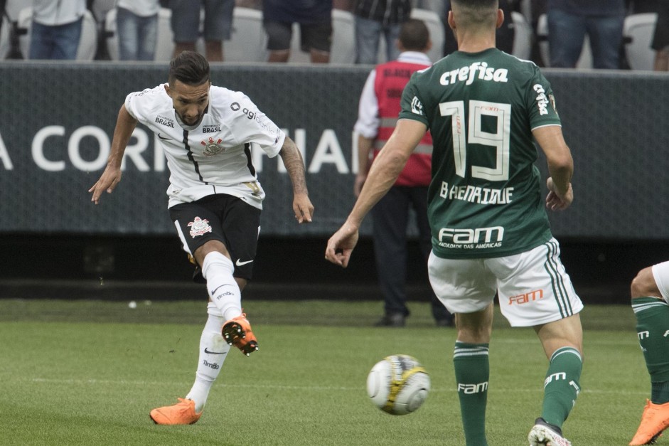 Clayson durante o duelo contra o Palmeiras, pela final do Paulisto 2018