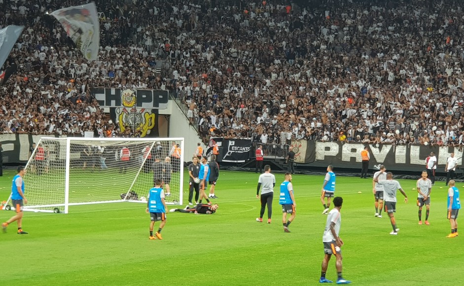 Jogadores do Corinthians no treino desta sexta na Arena