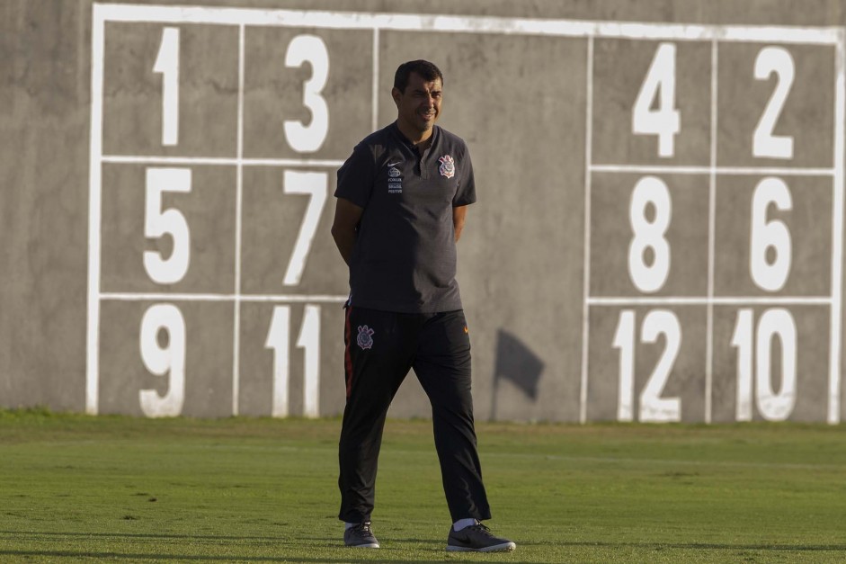 Carille comandou o último treino antes do duelo decisivo contra o Vitória, pela Copa do Brasil