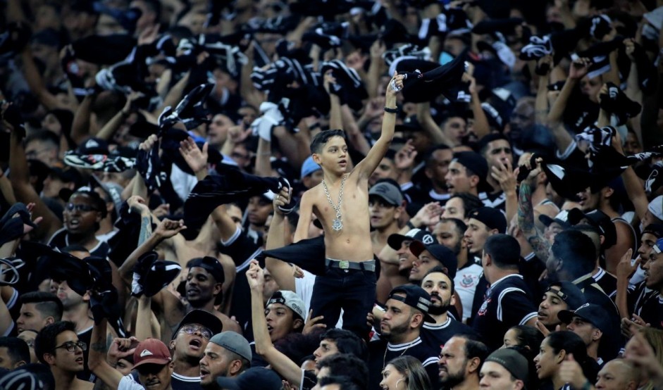 Os torcedores que foram  Arena Corinthians puderam apreciar boas atuaes em campo