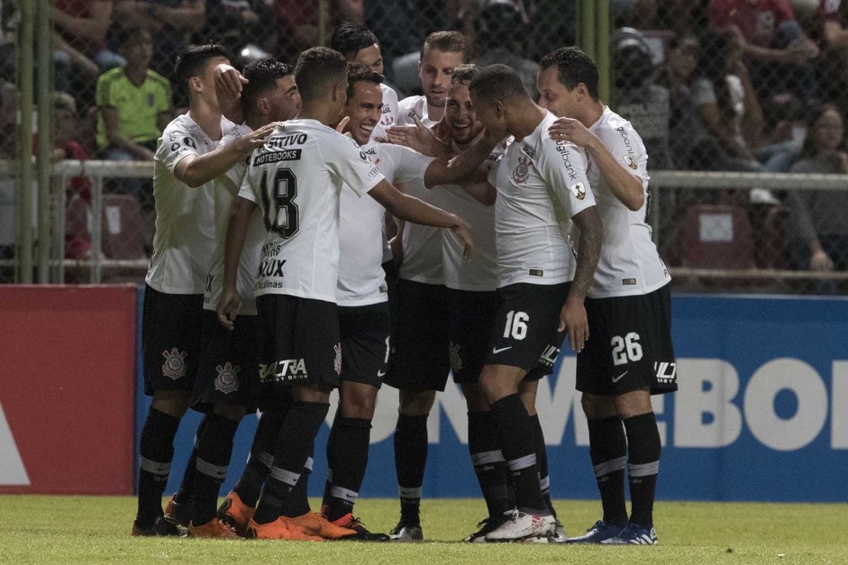 Corinthians, que no vence desde o ltimo dia 17, foi enaltecido por meia do Amrica-MG