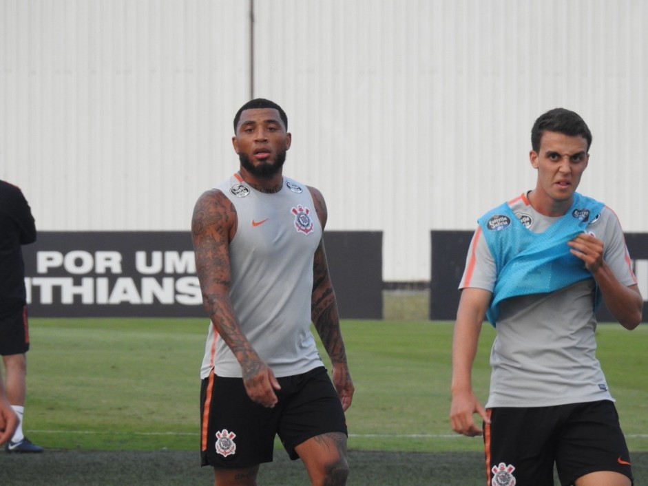 Kazim e Rodrigo Figueiredo durante primeiro treino sob o comando de Loss